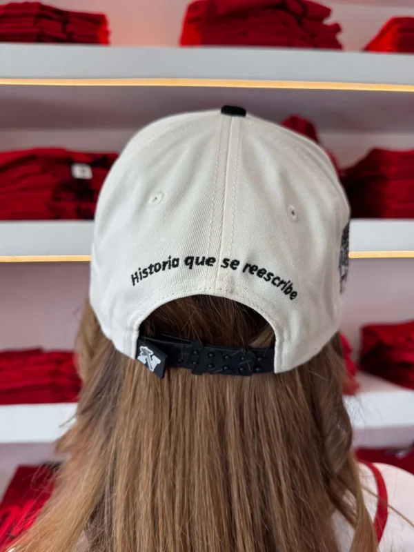 Gorra RipCaps Ajustable La Tribu Mayo - Imagen 6